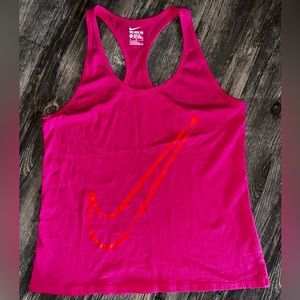 Woman’s Nike hot pink tank top sz XL no signs of wear. EUC